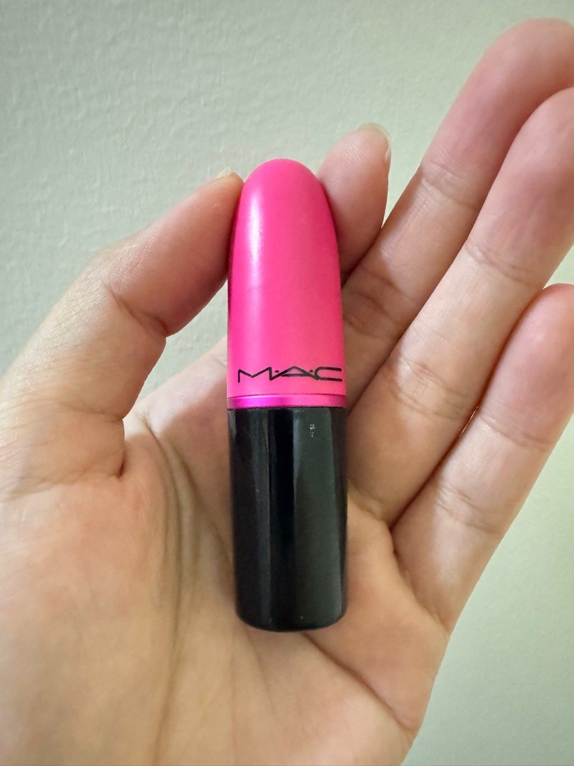 Authentic Mac Candy Yum Yum (Category: Makeup) located in Davao. Submitted by eiynah (Listing ID 1369808083, Image 2). Description: 📍Bnew 📍Part of a set (written: not for individual sale).