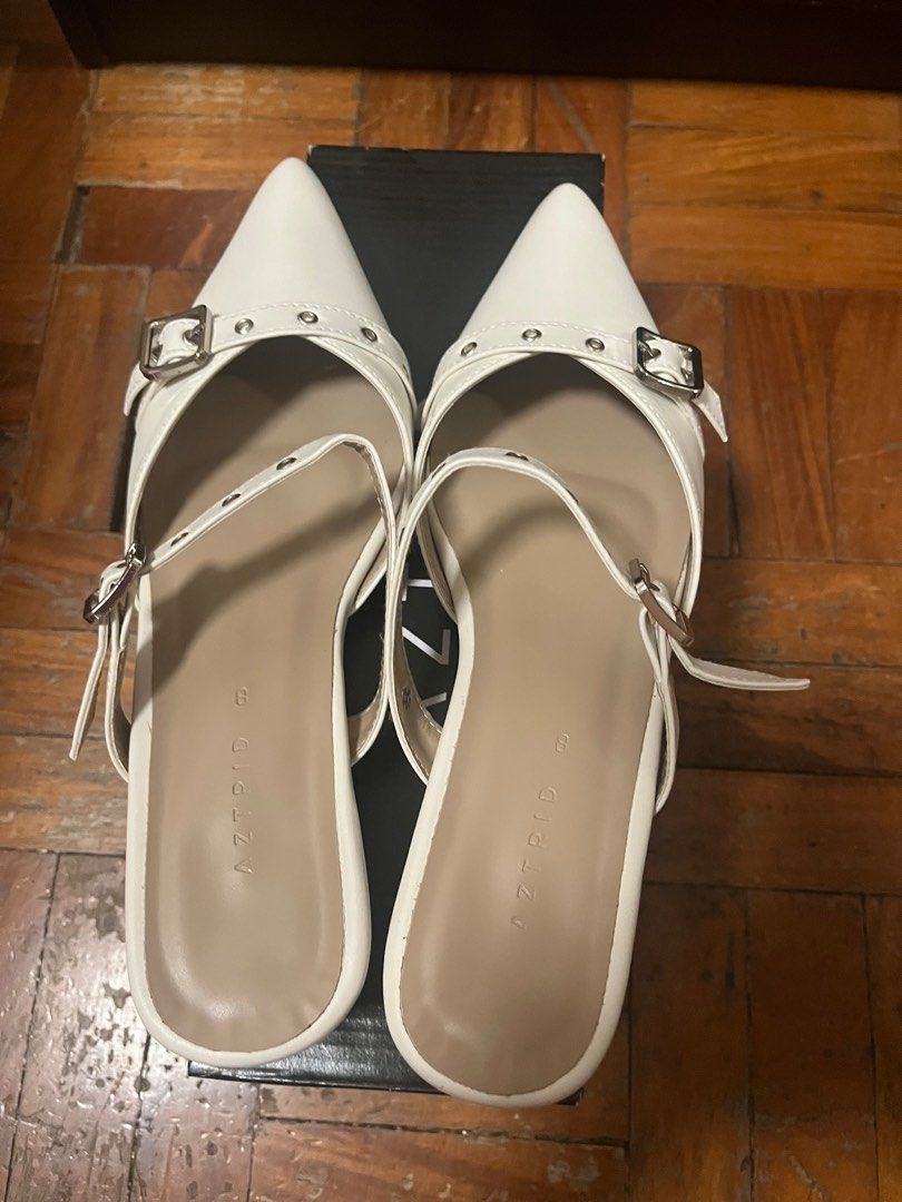 Aztrid Dante White Heels in Size 8 (Category: Heels) located in Pasig City. Submitted by chuls_ (Listing ID 1369833150, Image 2). Description: AZTRID DANTE WHITE HEELS IN SIZE 8 ₱1000 ✧ ₱1750 original price; save 750 ✧ used twice ✧ 8.5/10 condition 🗯 No refund/return/exchange MOP: GCASH/BANK TRANSFER MOD: LALAMOVE/GOGOEXPRESS 📍LOC: METRO MANILA.