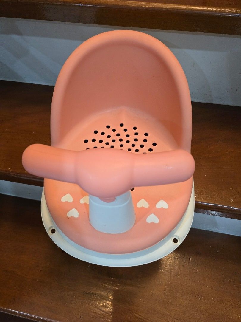 Baby Bath Chair (Category: Bathtub & Bath Accessories) located in Valenzuela. Submitted by cessa009 (Listing ID 1369821155, Image 1). Description: The Baby Bath Chair combines comfort, quality, and versatility, making it a favorite for parents seeking a reliable option for their little ones. Its soft silicone seat and backrest provide a gentle and cozy experience, perfect for bath time and beyond..
