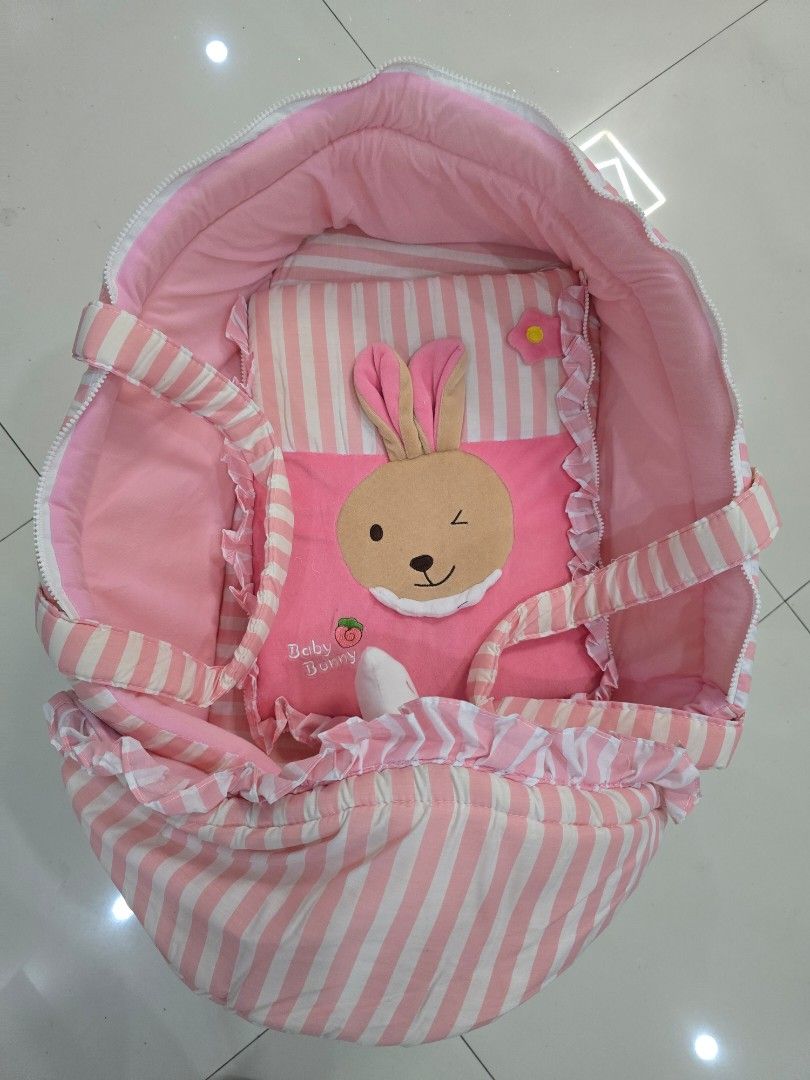Baby Carrier pink (Category: Carriers & Slings) located in Valenzuela. Submitted by cessa009 (Listing ID 1369817608, Image 1). Description: .