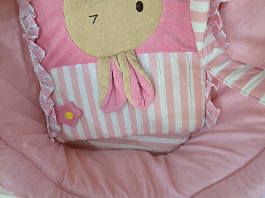 Baby Carrier pink (Category: Carriers & Slings) located in Valenzuela. Submitted by cessa009 (Listing ID 1369817608, Image 2). Description: .