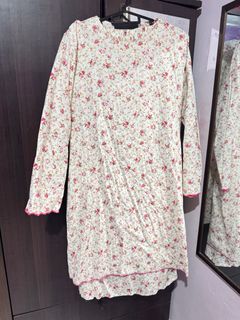 (Category: ) located in . Submitted by sarasfeepreloved (Listing ID 1369766176, Image 1). Description: .