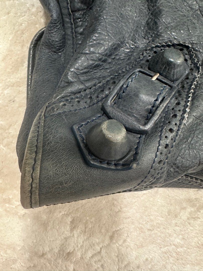 Balenciaga Work City Bag (Category: Bags & Wallets) located in Singapore. Submitted by coffeelover2233 (Listing ID 1369737713, Image 3). Description: In dark green 44x28x17 cm In good condition, slight wear on leather Comes with Dustbag.