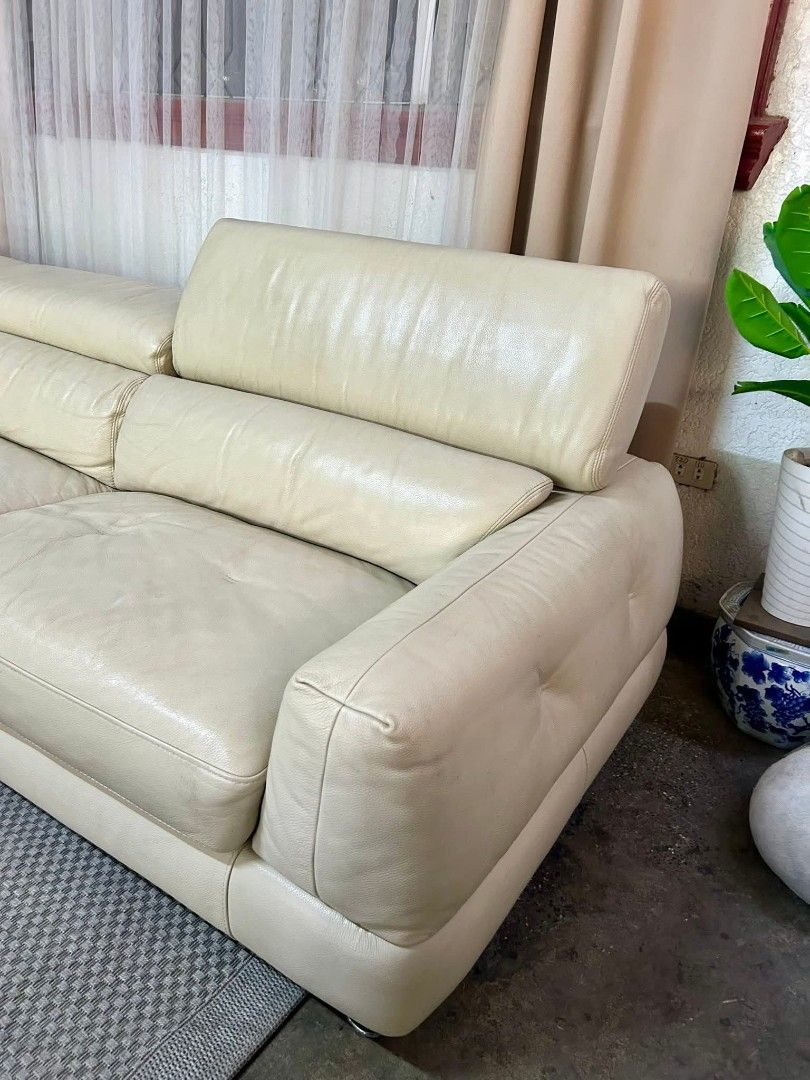 big sofa (Category: Sofas) located in Valenzuela. Submitted by jenelyn6 (Listing ID 1369704202, Image 3). Description: Imported Big n Bulky Genuine Leather Beige Ltype Sofa from Korea P33k Only 120x65x35in Genuine Leather/ Beige Color Hiback Headrest/ Hydraulic Super Ganda Pwede sa Maselan Super Comfy Walang Sag Walang Lubog Super Makapal ang Foam Pwede sa Maselan Heavy Duty No issue Good Condition Minor Scratch Goods na Goods From:Korea Loc: Ang