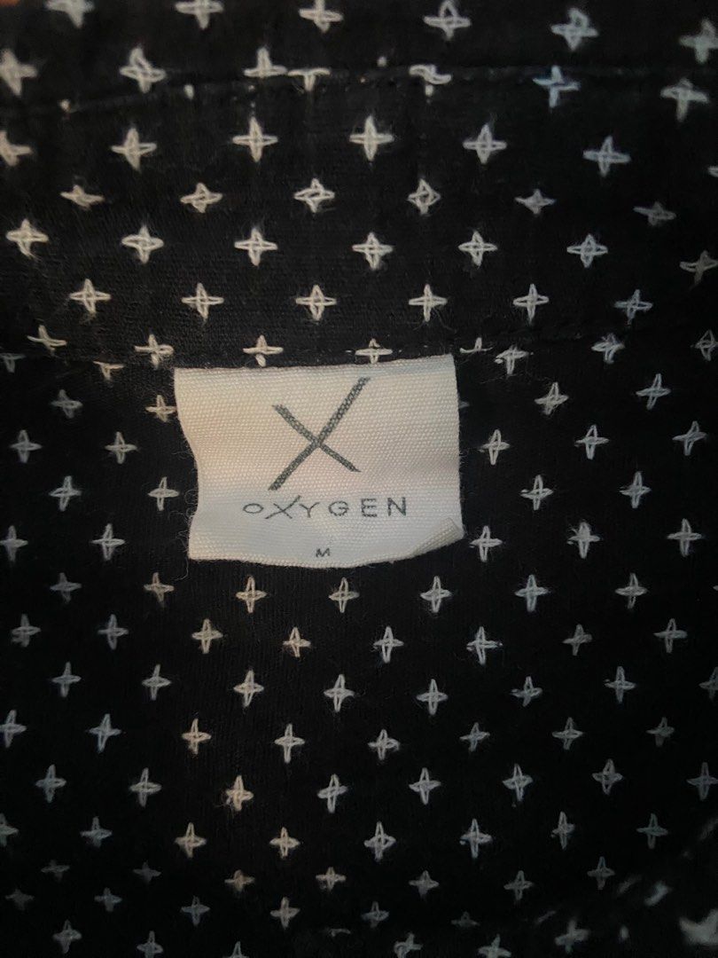 Black Patterned Button Down (Category: Tshirts & Polo Shirts ) located in Cainta. Submitted by tomberz (Listing ID 1369694974, Image 3). Description: .