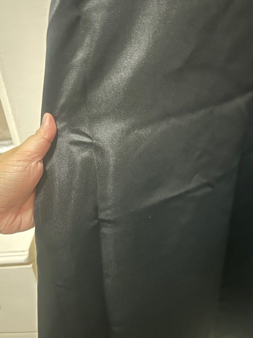 Black Satin Plus Size Gown (Category: Evening dresses & gowns) located in Santa Cruz. Submitted by mmgcl (Listing ID 1369802107, Image 3). Description: .