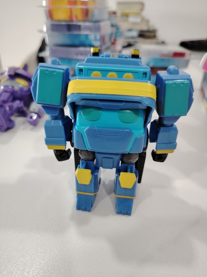 Car robot (Category: Remote Control Toys) located in Selayang. Submitted by chanyitchen (Listing ID 1369746641, Image 3). Description: Thirty party cute robot. Each rm 7. It can be transform. Full set rm25 include postage. Cod in Selayang and Kepong area..