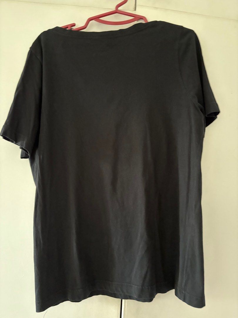 COS Black V-Neck T Shirt (Category: Shirts) located in Quezon City. Submitted by heyitsbianca (Listing ID 1369758175, Image 2). Description: COS Black V-Neck T Shirt Size S in Tag CN 165/88A Runs Big RFS: Decluttering .