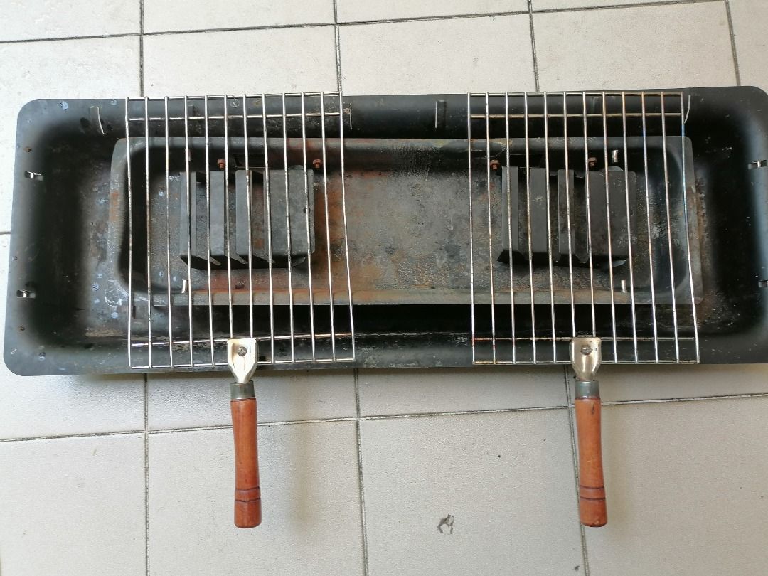 Everything Else (Category: BBQ, Grills & Hotpots) located in Singapore. Submitted by swiftfox.ab4e70 (Listing ID 1369769983, Image 1). Description: This outdoor ' Satay ' grill is used rarely whenever friends wanted to have an outdoor BBQ. Sparingly used and the grill is stainless steel and stains could be cleaned easily. Simple for a small gathering and could be wrpped and stored after use..