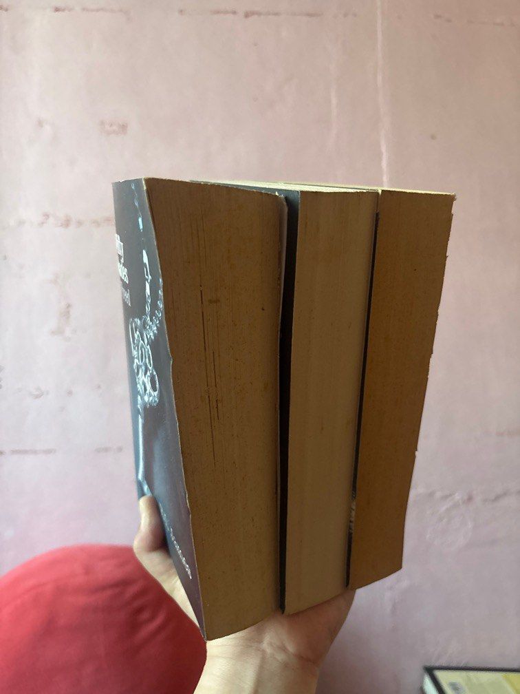 Fifty Shades Book Set (Category: Storybooks) located in Taguig. Submitted by happyceeshells (Listing ID 1369779792, Image 2). Description: .
