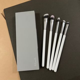 fillimilli eyeshadow brush set with case # tags romand fwee clio kbeauty korean makeup peripera