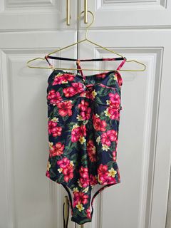Floral Swimsuit63016070558338110