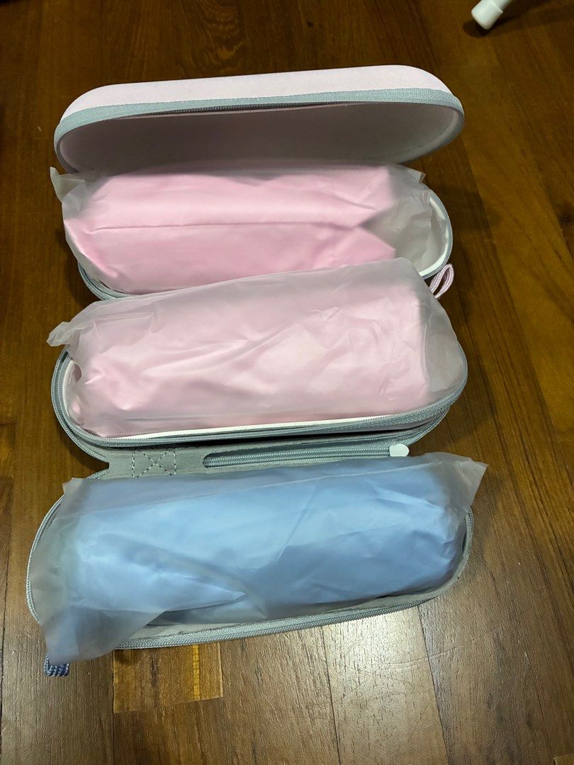 Foldable Umbrellas (Category: Umbrellas) located in Singapore. Submitted by eddwishes (Listing ID 1369749607, Image 3). Description: One for $4.50. Take All 3 for $10. Meet up at Fernvale LRT or Jalan Kayu Carpark..