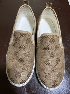 (Category: ) located in . Submitted by kcclosetsale (Listing ID 1369791113, Image 1). Description: .