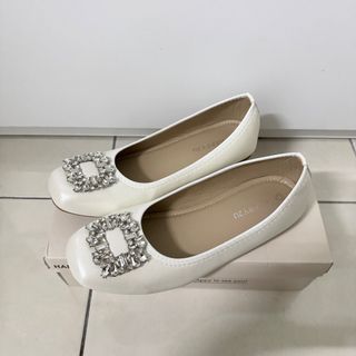 (Category: ) located in . Submitted by ar_preloved_ (Listing ID 1369861927, Image 1). Description: .