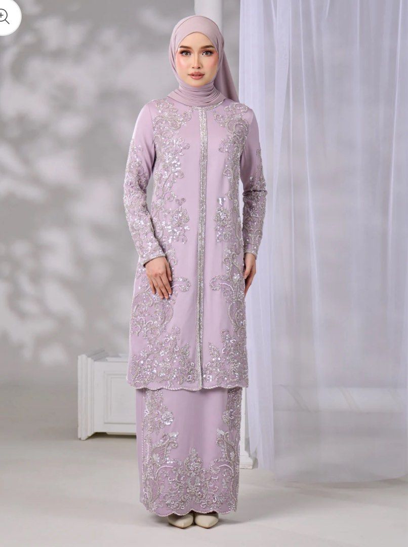 Hijabistahub Zaheera Kurung Lavendar XL (Category: Baju Kurung & sets) located in Rawang. Submitted by erra_fariza (Listing ID 1369822776, Image 1). Description: Used item Condition 9/10 Colour code in Lavendar Free Shawl Glitter.