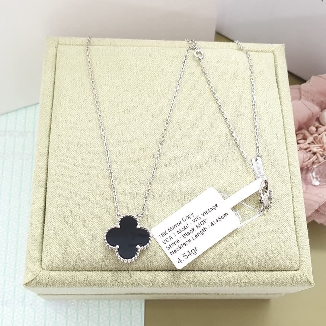 HK Setting VCA Alhambra in Onyx WG (Category: Necklaces) located in Manila. Submitted by msgoldmanila (Listing ID 1369745778, Image 1). Description: 18k Hongkong Settings Pawnable ✨ Payment first policy ✨Same day delivery within Metro Manila via Personal Rider ✨LBC & Fedex available mode of delivery.