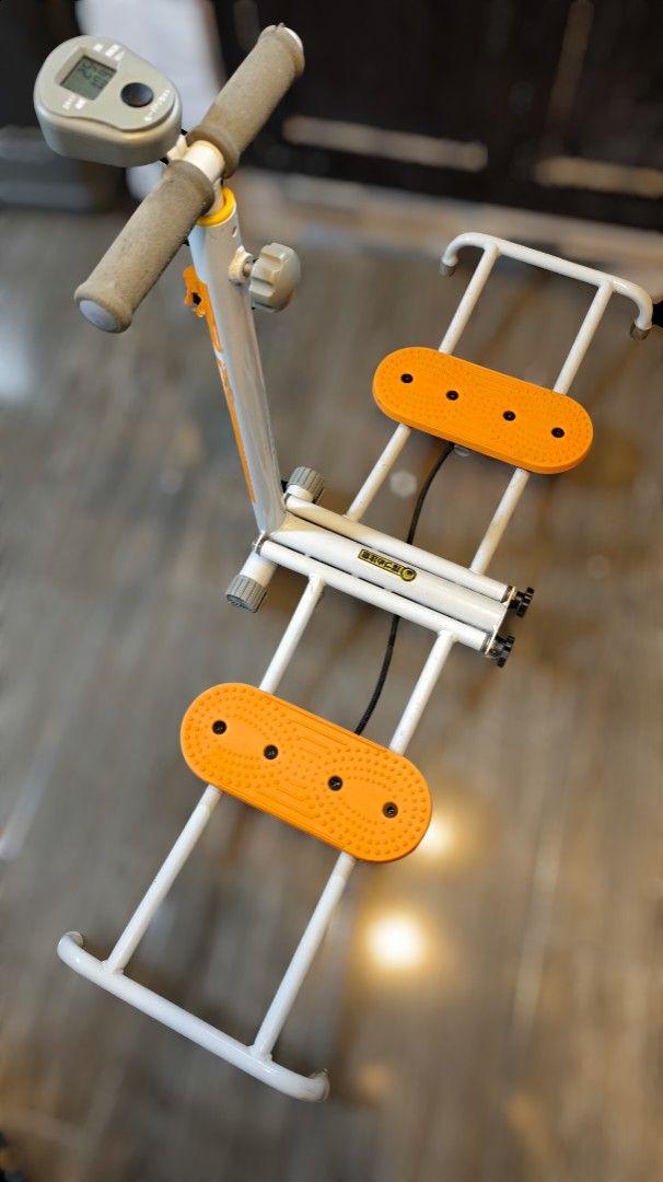 Japan Surplus Leg Magic (Category: Cardio & Fitness Machines) located in Cavite. Submitted by csl_corner (Listing ID 1369682104, Image 1). Description: Japan Surplus Leg Magic with counter/timer 100% Authentic Original from Japan 👉adjustable height 👉foldable 👉space saver 👉 premium quality/japan quality.