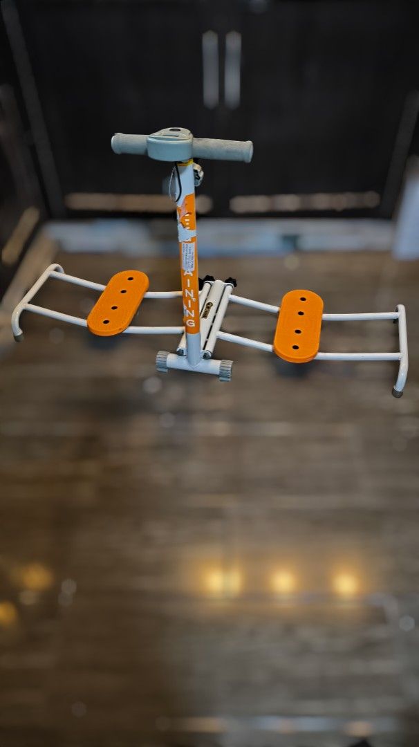 Japan Surplus Leg Magic (Category: Cardio & Fitness Machines) located in Cavite. Submitted by csl_corner (Listing ID 1369682104, Image 3). Description: Japan Surplus Leg Magic with counter/timer 100% Authentic Original from Japan 👉adjustable height 👉foldable 👉space saver 👉 premium quality/japan quality.
