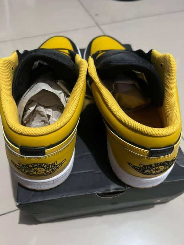 Jordan 1 Low Yellow Ochre (Category: Sneakers) located in Cainta. Submitted by div.declutters (Listing ID 1369844926, Image 3). Description: Jordan 1 Low Yellow Ochre Size 13 Brand New & Authentic Can do meet ups for checking! 📍Sampaloc, Mnl.