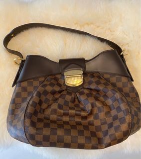 (Category: ) located in . Submitted by YLS_Closets (Listing ID 1369751477, Image 1). Description: .