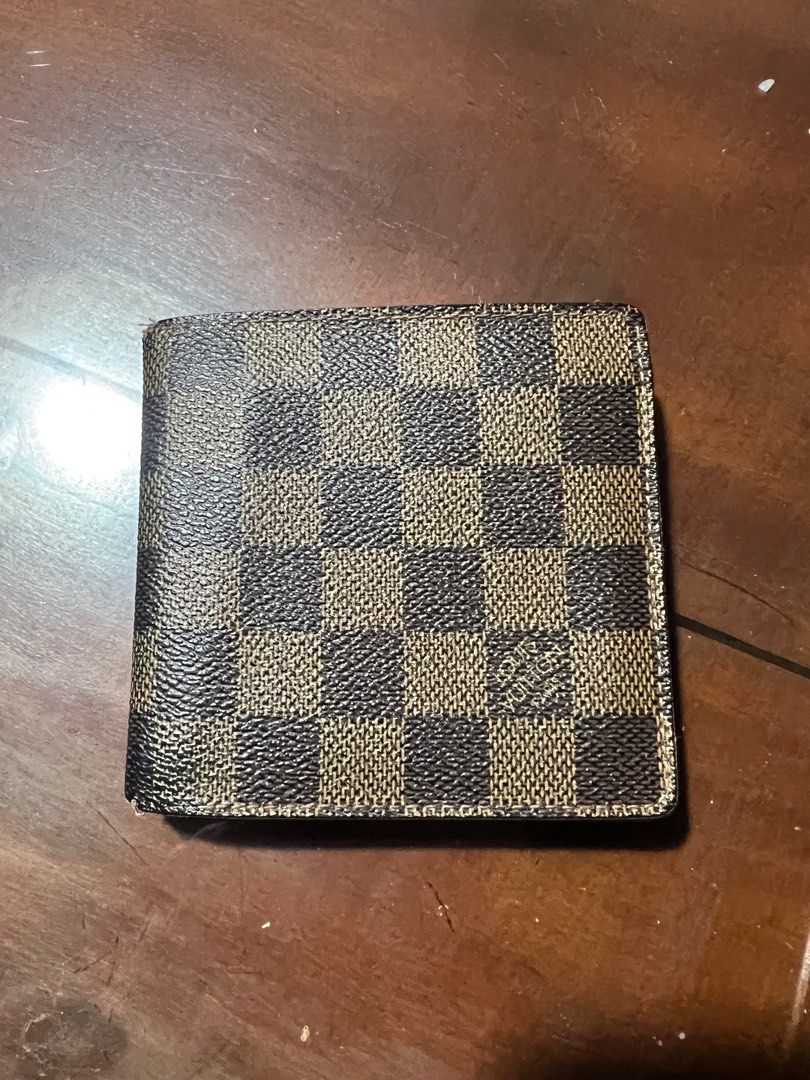 Louis Vuitton mens wallet (Category: Luxury Bags & Wallets) located in Quezon City. Submitted by sherylmaligaya (Listing ID 1369745647, Image 1). Description: .
