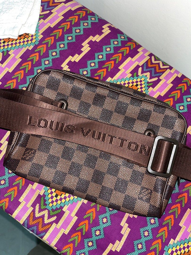 LV Louis Vuitton Belt Bag (Category: Luxury Bags & Wallets) located in Manila. Submitted by barefindsmnl (Listing ID 1369871607, Image 2). Description: NGA Bought from marketplace for 3k. Last Price po yung posted price. Flaw: markings on the plate, over all clean and well taken care of. .