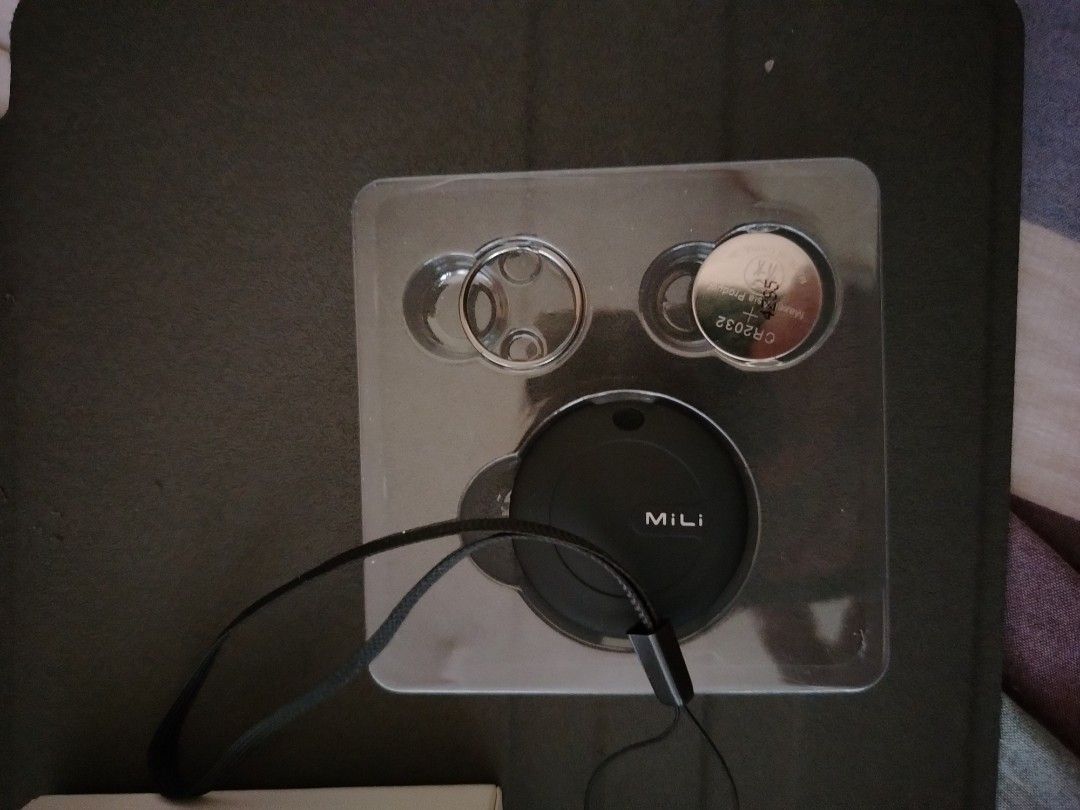 MiTag (Category: Entertainment Systems & Smart Home Devices) located in Quezon City. Submitted by decluttering.123 (Listing ID 1369738108, Image 2). Description: Brand new Opened only for testing RFS: for android dapat 2 pcs. 300 each. 550 if both. For shipping. JNT..