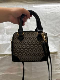 由 bbg__shop (刊登 ID 1369842460，圖片 1) 提交，位於 的 (類別：)，說明：。