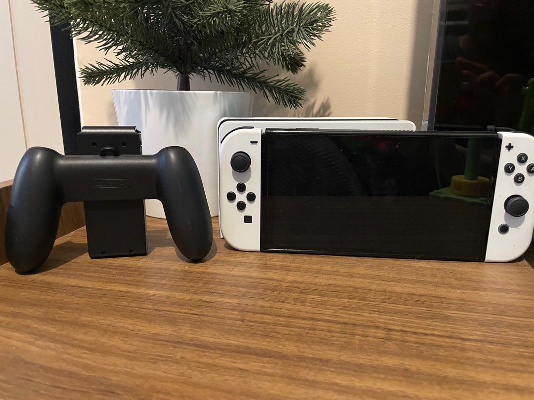 Nintendo Switch (Category: Nintendo) located in Taguig. Submitted by eunsy (Listing ID 1369691972, Image 1). Description: Bought December 2024. Complete inclusions with box and including 2 games - Animal Crossing and Overcooked.