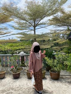 (Category: ) located in . Submitted by tulipmawar (Listing ID 1369801290, Image 1). Description: .