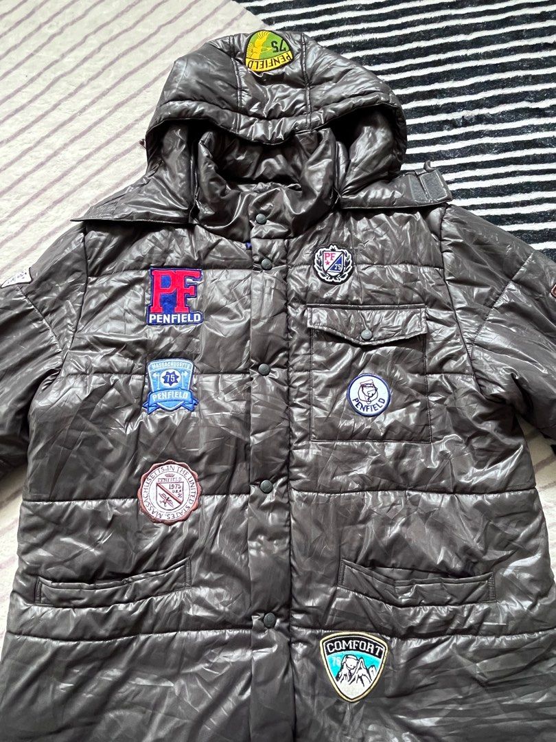 Puffer jacket (Category: Coats, Jackets and Outerwear) located in Shah Alam. Submitted by kazidin (Listing ID 1369718848, Image 3). Description: Mahal boleh offer 🙌 Branded Penfield Puffer Jacket Condition 9/10 Tiada Defect .