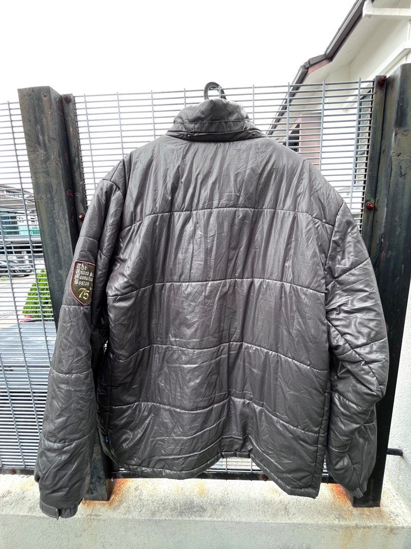 Puffer jacket (Category: Coats, Jackets and Outerwear) located in Shah Alam. Submitted by kazidin (Listing ID 1369718848, Image 2). Description: Mahal boleh offer 🙌 Branded Penfield Puffer Jacket Condition 9/10 Tiada Defect .