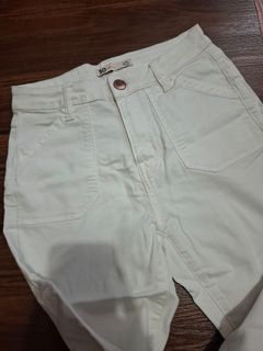 (Category: ) located in . Submitted by preloved_0101 (Listing ID 1369803298, Image 1). Description: .