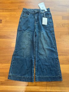 (Category: ) located in . Submitted by enn.preloved (Listing ID 1369810095, Image 1). Description: .