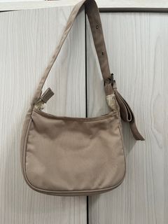 (Kategori: ) berada di . Dikirim oleh thitrove (ID iklan 1369740859, Gambar 1). Deskripsi: .