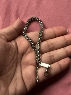(Category: ) located in . Submitted by mindyyy88 (Listing ID 1369764497, Image 1). Description: .