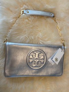(Category: ) located in . Submitted by YLS_Closets (Listing ID 1369736884, Image 1). Description: .