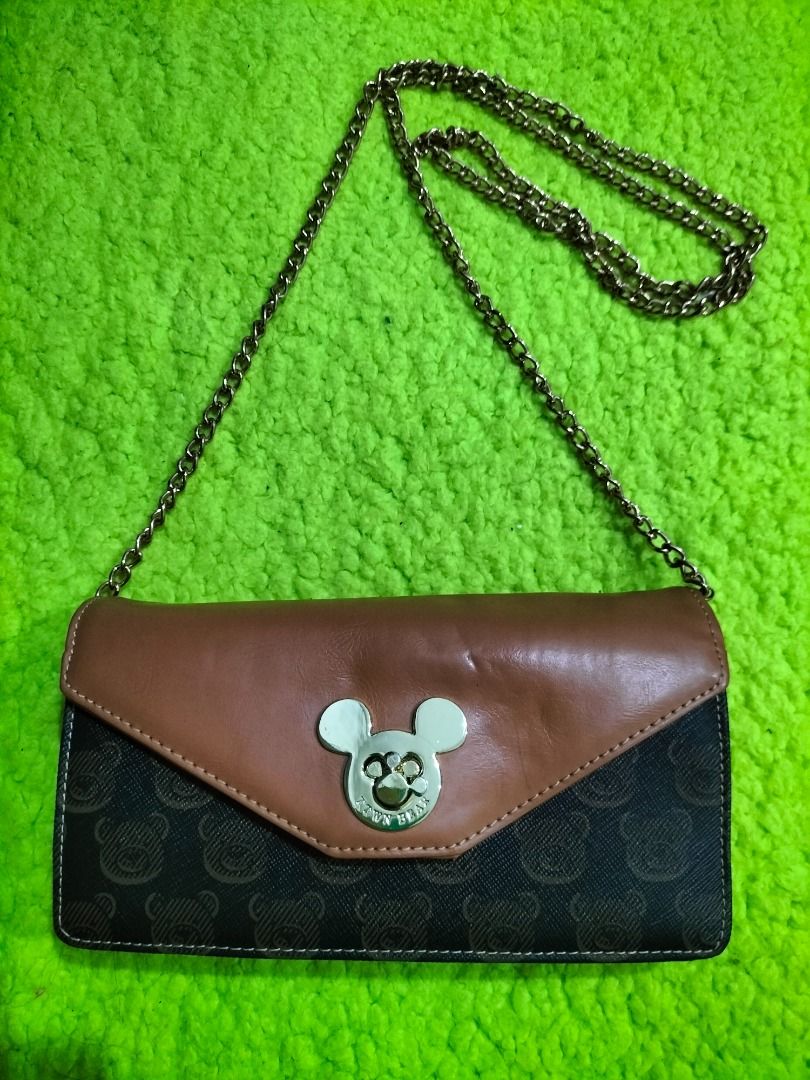 TTWN BEAR AUTHENTIC (Category: Luxury Bags & Wallets) located in Mandaluyong City. Submitted by lyzadefleur30 (Listing ID 1369717901, Image 3). Description: Slightly Used, TTWN BEAR. For more info, please send text message in 09183364112 or in mayflor30@yahoo.com. Thank you.