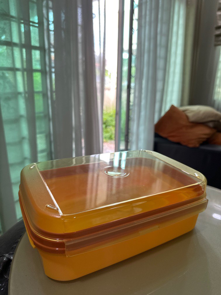 Tupperware Ezy Keeper 2.0L, Furniture & Home Living, Kitchenware ...