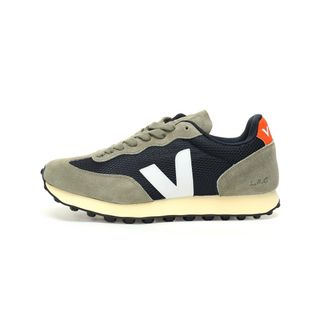 (Category: ) located in . Submitted by sneakers-shop (Listing ID 1369828389, Image 1). Description: .