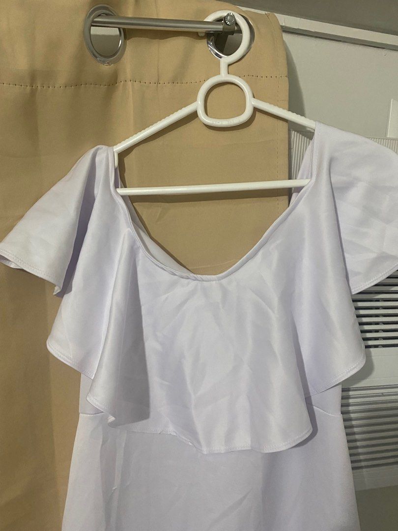 Wedding/White Dress (Category: Dresses) located in Quezon City. Submitted by steffym18 (Listing ID 1369778153, Image 3). Description: Once lang nagamit, fit to Large-XL or kahit buntis.