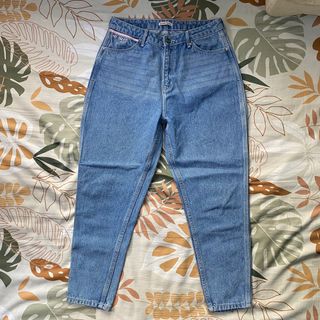 (Category: ) located in . Submitted by everynami (Listing ID 1369778891, Image 1). Description: .