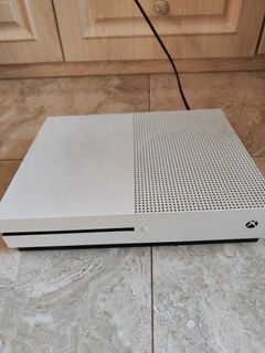 （分類：）位於 。 由 aidanandrewli 提交（商品編號 1369712287，圖片 1）。簡介： 。