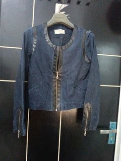 (Kategori: ) berada di . Dikirim oleh bundanyaaqlan (ID iklan 1369833032, Gambar 1). Deskripsi: .
