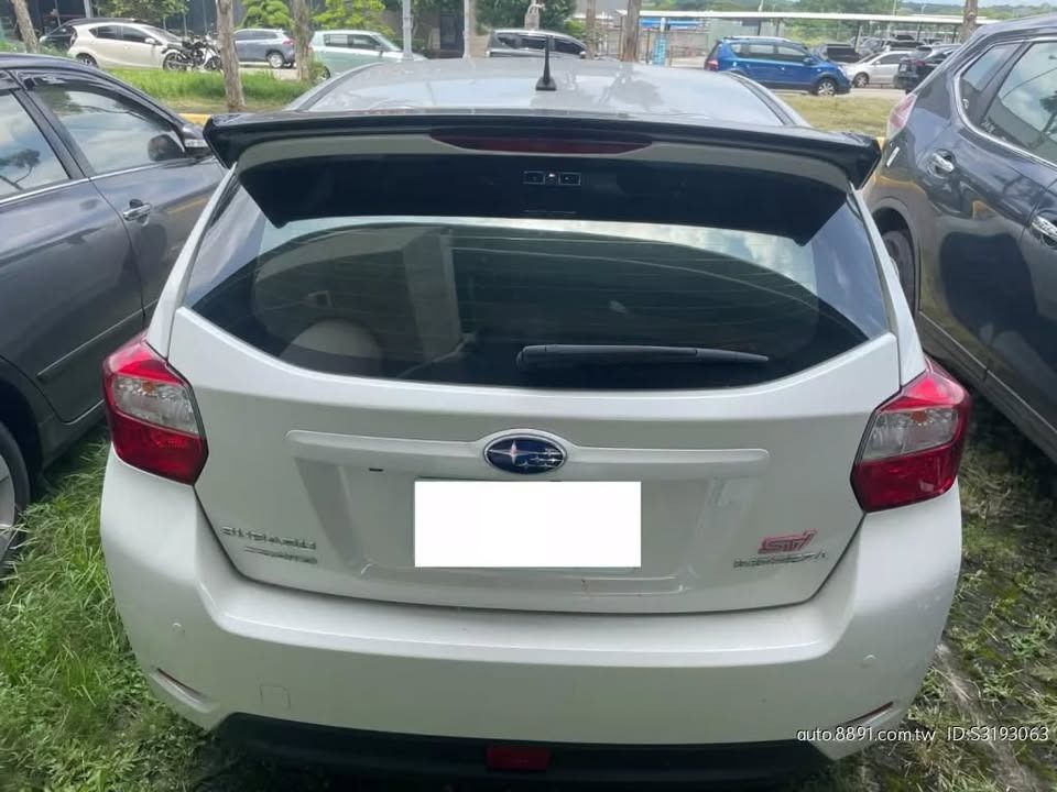 由 xuy540961358 (刊登 ID 1369953902，圖片 3) 提交，位於 高雄市 (Kaohsiung) 的 2015 Subaru Impreza 🎊 車輛流動快 請先預約 車商勿擾 (類別：汽車出售)，說明：Subaru Impreza 2015款 白色 🎊 車輛流動快 請先預約 車商勿擾 [限時大特價]SUBARU IMPREZA 全車保證無事故❌無變造❌無泡水❌ 同行勿擾!!!!!!!!!!!!!!!!! ❃ 廠牌：Subaru ❃ 型號：Impreza ❃ 年份：2015 ❃ 車色：白色 ❃ 排氣量：1.6L ❃ 里程：60000km ❃ 變速系統：自排 ❃ 引擎燃料：汽油 ❃ 驅動方式：4WD ❃ 乘客數：4門5座 ❃ 售價：13.8萬 安全配備： 循跡系統 Keyless免匙系統 防盜系統 安全氣囊 中控鎖 ABS防鎖死 舒適配備： 定速系統 多功能方向盤 衛星導航 恆溫空調 倒車雷達 倒車顯影系統 【最具公信力第三方認證車/優選車況】 認證中古車百百種