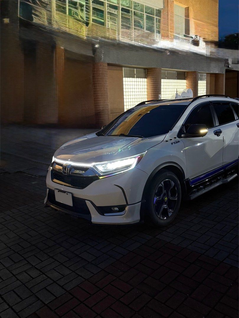 由 sale123666 (刊登 ID 1369997152，圖片 3) 提交，位於 新北市 (New Taipei) 的 車頭貫穿燈 (類別：汽機車零配件)，說明：貫穿燈可app聯動 改色改模式 220cm 流水方向燈。