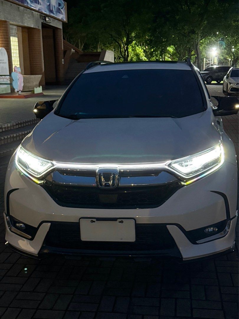 由 sale123666 (刊登 ID 1369997152，圖片 1) 提交，位於 新北市 (New Taipei) 的 車頭貫穿燈 (類別：汽機車零配件)，說明：貫穿燈可app聯動 改色改模式 220cm 流水方向燈。