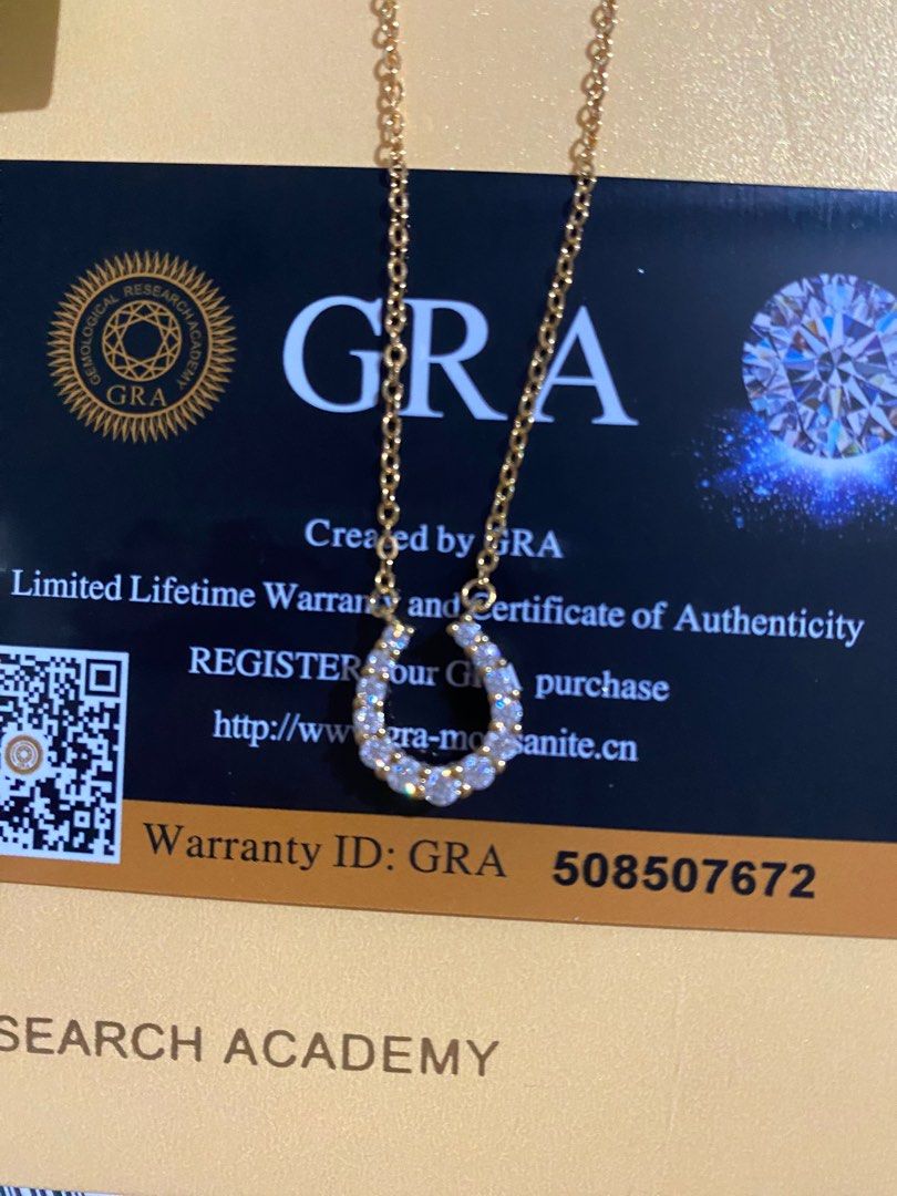 💯 GI Certificate Moissanite Diamond (Category: Necklaces) located in Las Pinas. Submitted by nugets (Listing ID 1369891863, Image 1). Description: Horseshoe silver necklace none turnish 💯 GIA with certificate.