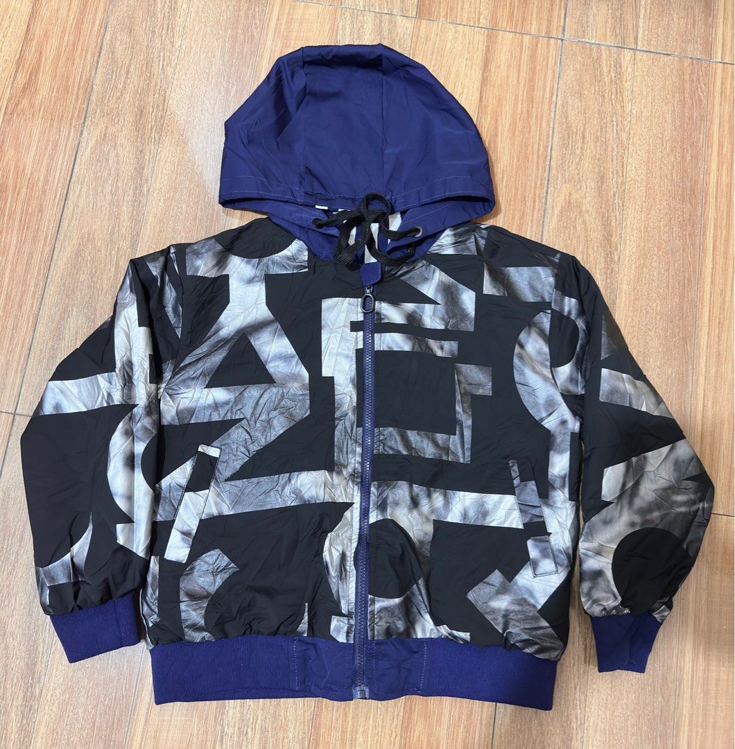 ADIDAS REVERSIBLE HOODIE JACKET (Category: Coats, Jackets and Outerwear) located in Makati City. Submitted by packagefromus (Listing ID 1369893130, Image 2). Description: NO ISSUE GOOD CONDITION 10/10 BARELY USED AUTHENTIC SIZE LARGE BUST 42inches ARMS 18 inches LENGTH 22 inches.
